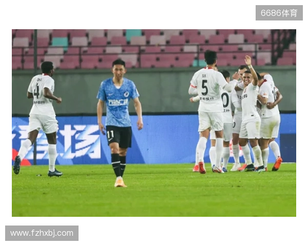 疑似吐口水！大连英博球迷呼吁俱乐部上诉申花外援特谢拉